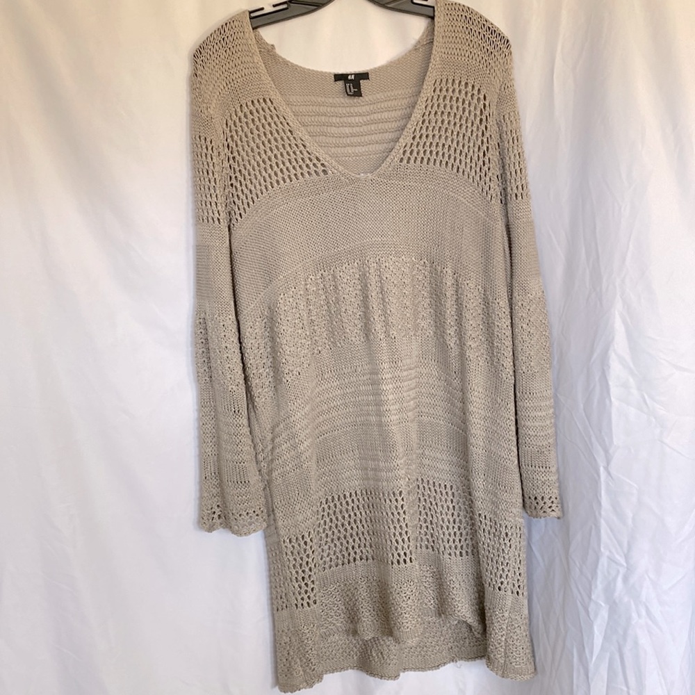 Gorgeous H&M taupe sweater
